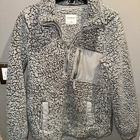 Abercrombie & Fitch Jackets & Blazers - Abercrombie & Fitch Soft Gray Sherpa Jacket